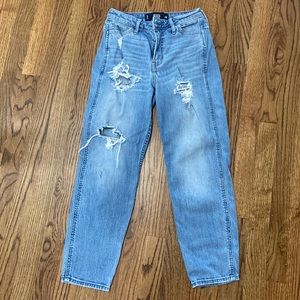 Hollister size 3 Girlfriend High Rise Jeans